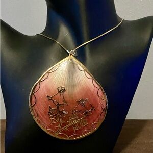 Vintage 1980s Natural Moon Sun Pink Shell Necklace-Gold Leaf Double Rose Overlay